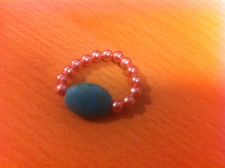 mooie roze ring met steentje